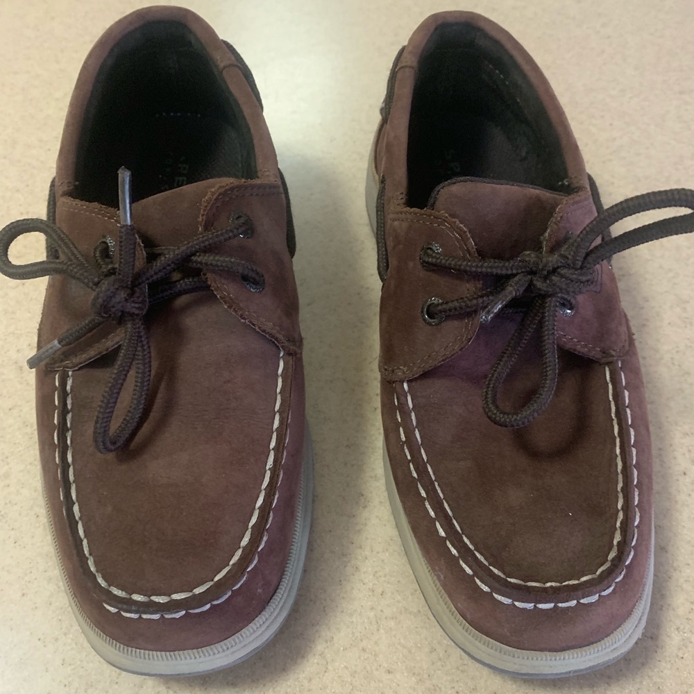 youth Sperry‘s